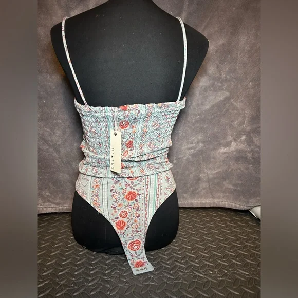 Hiatus women’s bodysuit NWT - Picture 2 of 3